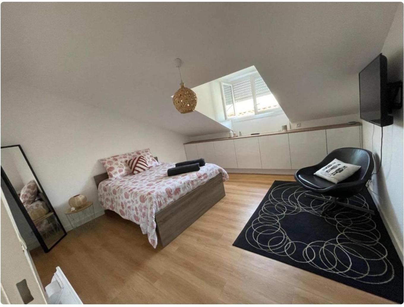 Grand Appartement Hypercentre Avec Terrasse Et Parking بواتييه المظهر الخارجي الصورة